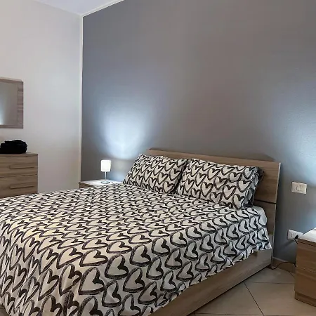 Appartement Modern Cenisio - Self Check-in & Parking Milaan