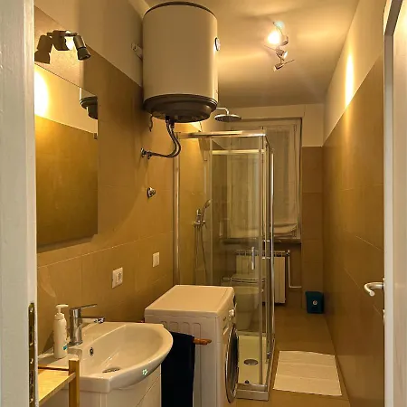 Appartement Modern Cenisio - Self Check-in & Parking Milaan